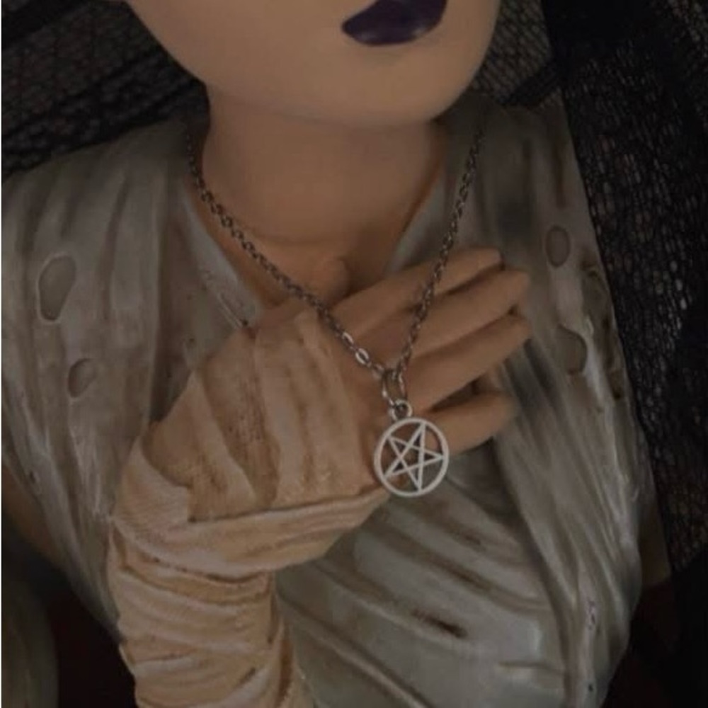 Silver Pentagram Pendant Necklace